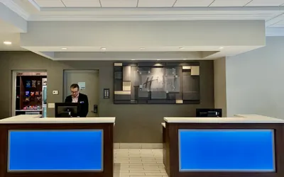 Photo 2 - Holiday Inn Express & Suites Boston - Cambridge by IHG