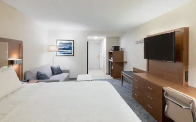 Photo 5 - Holiday Inn Express & Suites Boston - Cambridge by IHG