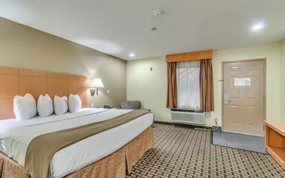 Photo 3 - Days Inn by Wyndham Lubbock South