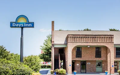 Photo 2 - Days Inn by Wyndham Tappahannock