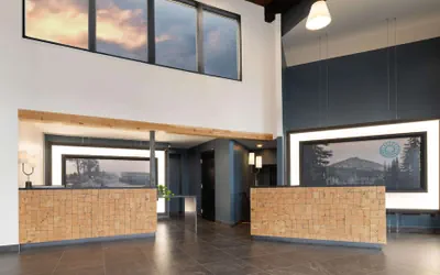 Photo 4 - Riverhouse Lodge