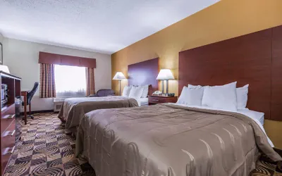 Photo 2 - Quality Inn Sycamore - DeKalb