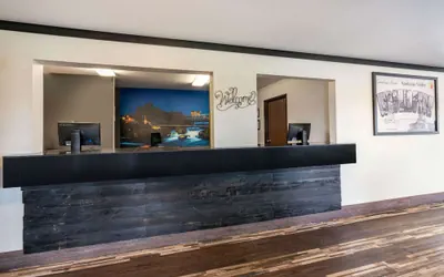 Photo 3 - Super 8 by Wyndham Spokane Valley