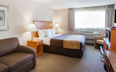 Photo 4 - Quality Inn Kirkland