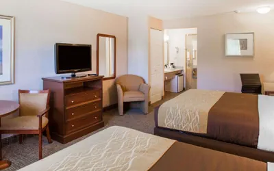 Photo 3 - Quality Inn Kirkland
