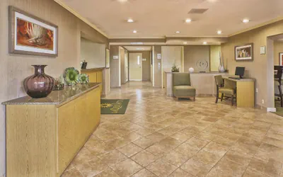 Photo 4 - La Quinta Inn by Wyndham Toledo Perrysburg