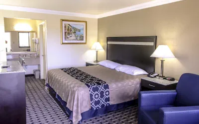 Photo 5 - Inn of America - Palm Beach Gardens