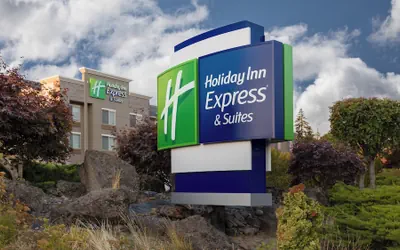 Photo 2 - Holiday Inn Express & Suites Hood River by IHG