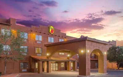 Photo 2 - Super 8 by Wyndham Page/Lake Powell