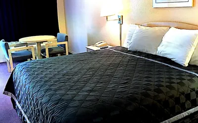 Photo 5 - Rodeway Inn Findlay University Area