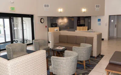 Holiday Inn Express Hotel & Suites Madison by IHG