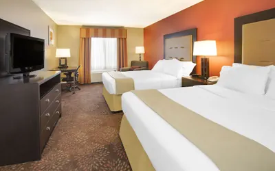 Photo 4 - Muncie Place Hotel & Suites