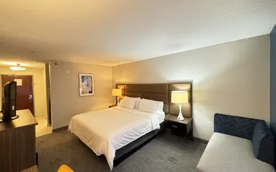 Photo 4 - Holiday Inn Express Hotel & Suites St. Paul-Woodbury by IHG