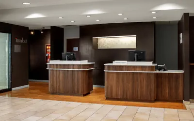 Photo 3 - Courtyard by Marriott Stockton