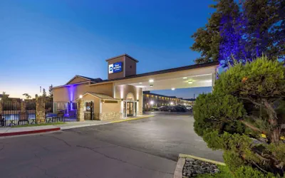 Photo 2 - Best Western Fallon Inn & Suites, Fallon Naval Air Station