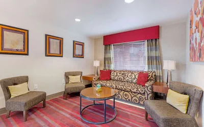 Photo 3 - Best Western Fallon Inn & Suites, Fallon Naval Air Station