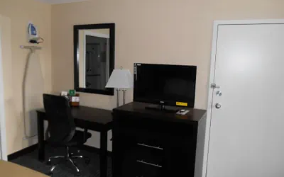 Photo 5 - GuestHouse Dothan
