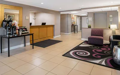 Photo 3 - La Quinta Inn & Suites by Wyndham Naples East (I-75)