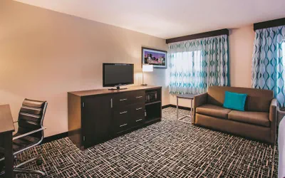 Photo 5 - La Quinta Inn & Suites by Wyndham Cincinnati NE - Mason