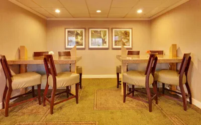 Photo 3 - La Quinta Inn & Suites by Wyndham Plattsburgh