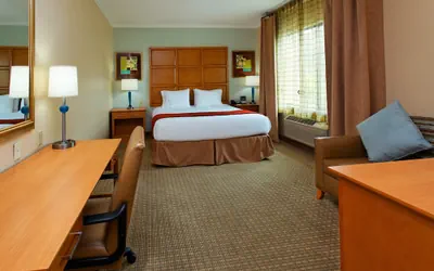 Photo 5 - Holiday Inn Express & Suites Santa Clara-Silicon Valley by IHG