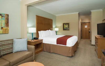 Photo 2 - Holiday Inn Express & Suites Santa Clara-Silicon Valley by IHG