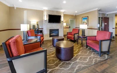 Photo 3 - Comfort Suites Near Six Flags Magic Mountain