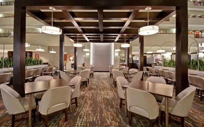 Photo 2 - Embassy Suites Little Rock