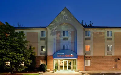 Photo 2 - Sonesta Simply Suites Hampton