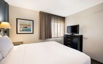 Photo 3 - Sonesta Simply Suites Birmingham Hoover
