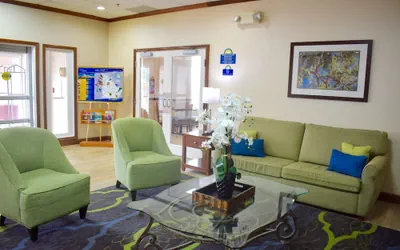 Photo 4 - Days Inn & Suites by Wyndham Tucker/Northlake