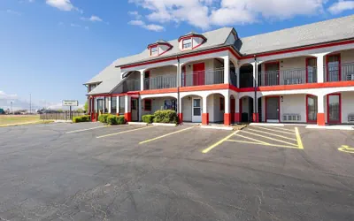Super 8 by Wyndham Norman West OK