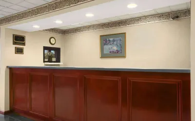 Photo 3 - Days Inn By Wyndham Lexington/Columbia