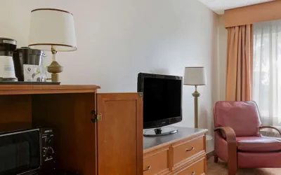 Photo 5 - La Quinta Inn & Suites by Wyndham Sawgrass