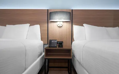 Photo 5 - La Quinta Inn & Suites by Wyndham Raleigh Cary
