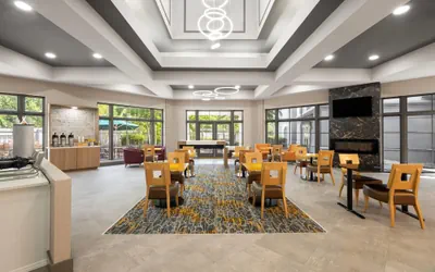Photo 3 - La Quinta Inn & Suites by Wyndham Raleigh Cary
