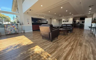 Photo 3 - Baymont by Wyndham Manteca