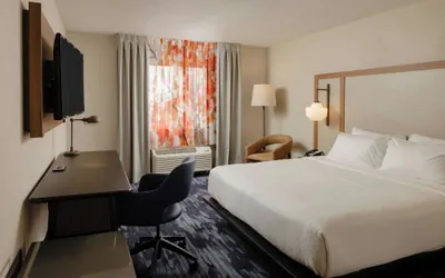 Photo 5 - Fairfield Inn & Suites Lansing West