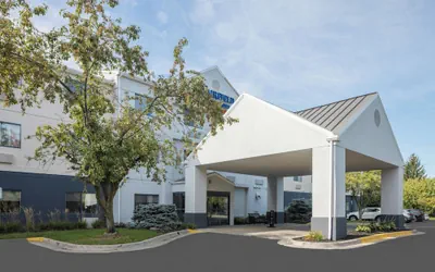 Fairfield Inn & Suites by Marriott® Grand Rapids Airport