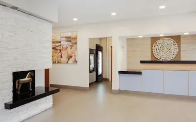 Photo 3 - Fairfield Inn & Suites by Marriott® Grand Rapids Airport