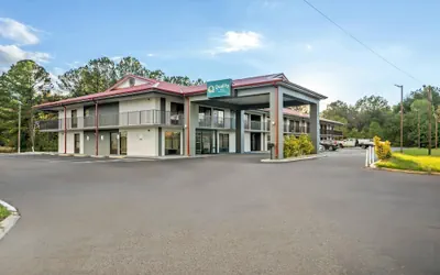 Photo 2 - Quality Inn Richland - Jackson South