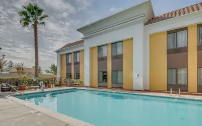 Photo 2 - Hampton Inn Livermore