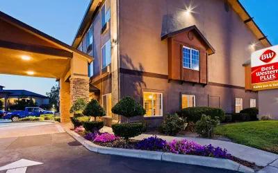 Photo 2 - Best Western Plus Rama Inn & Suites