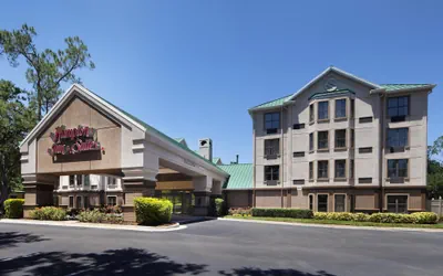 Photo 2 - Hampton Inn & Suites Tampa-North