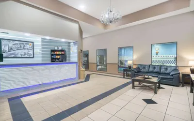 Photo 3 - Super 8 by Wyndham North Little Rock/McCain