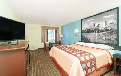 Photo 5 - Super 8 by Wyndham North Little Rock/McCain