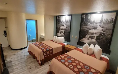 Photo 4 - Super 8 by Wyndham Show Low