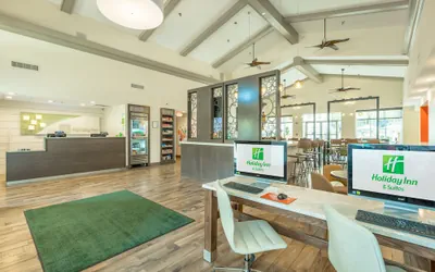 Photo 3 - Holiday Inn Hotel & Suites Peachtree City by IHG