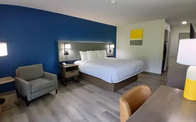 Photo 2 - Comfort Inn Marion near Downtown & Blue Ridge PKWY