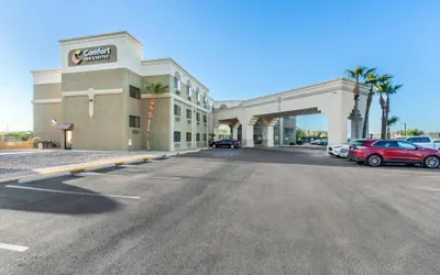 Photo 2 - Comfort Inn & Suites Surprise Near Sun City West